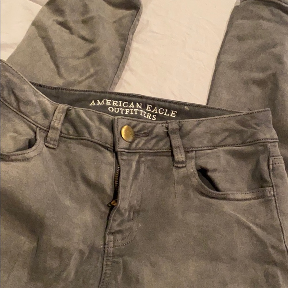 American eagle gray jean/jeggings! Size 4!